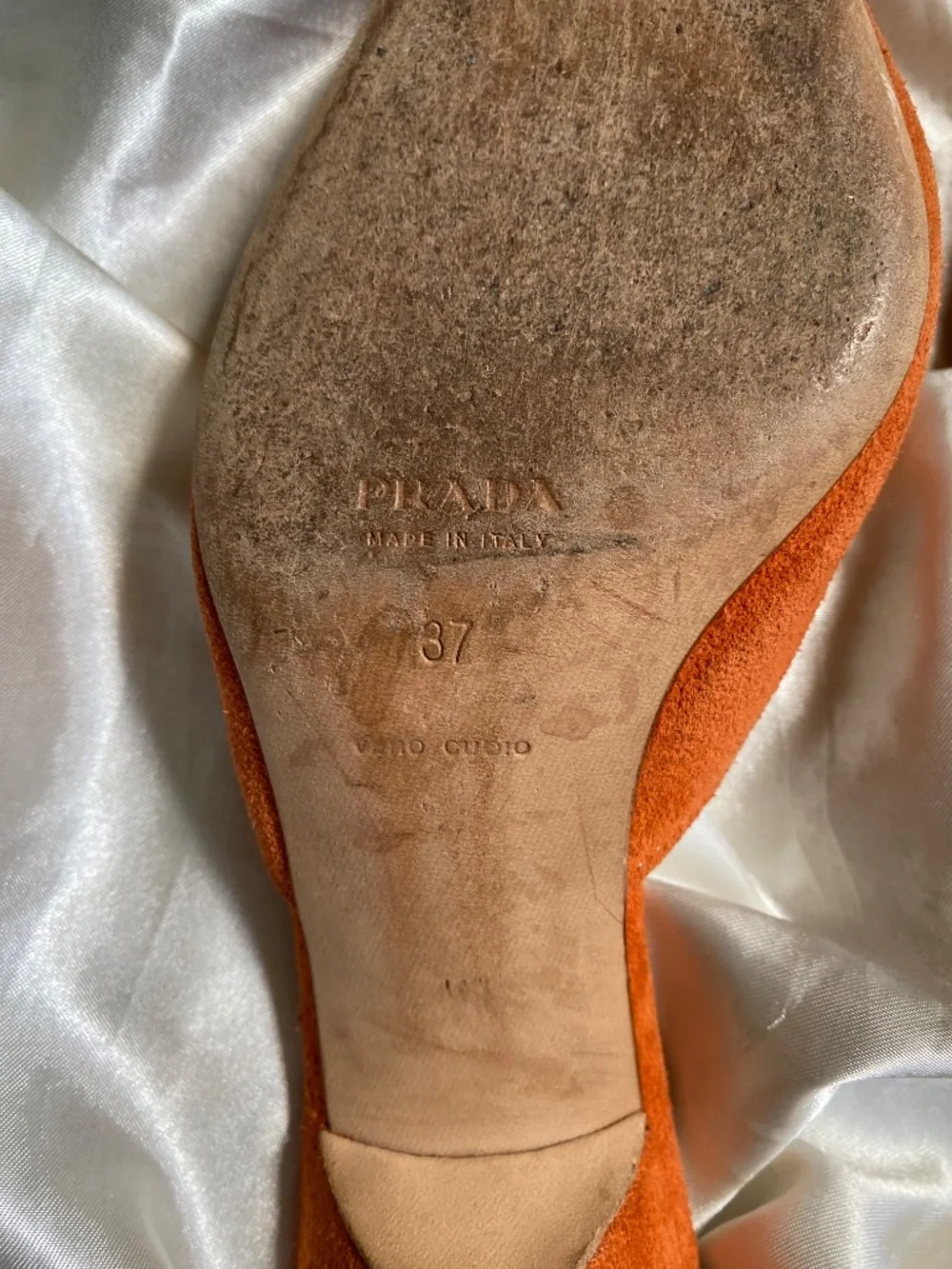 Vintage y2k Prada Orange Suede Chain Pointed Toe Kitten Heel Size 37 / 6.5/7